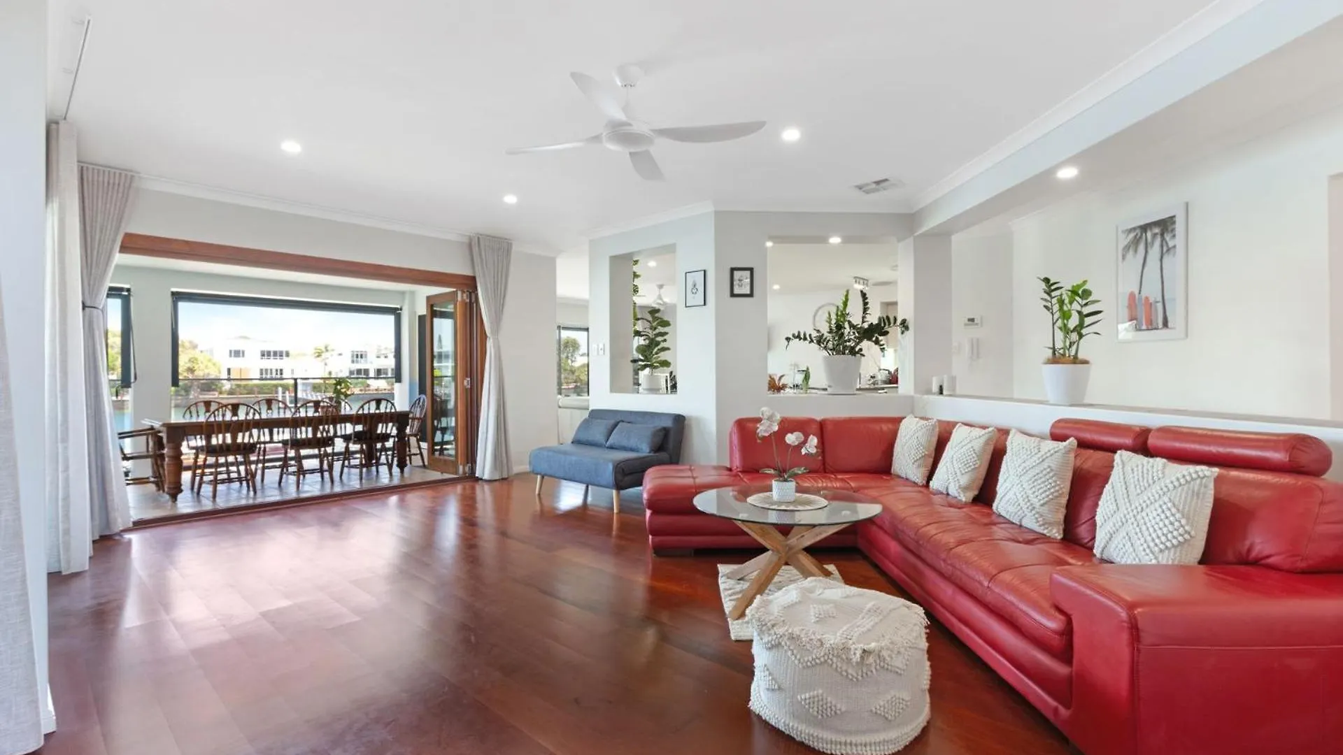 Luxury 4 Bedroom Waterfront Holiday Home On The Sunshine Coast Parrearra